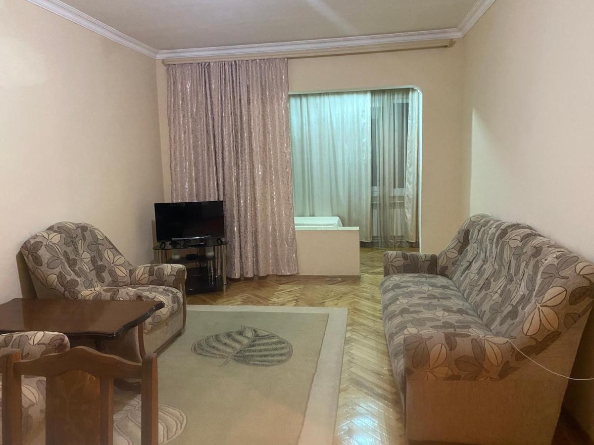 Nur Apartment In Горис Экстерьер фото